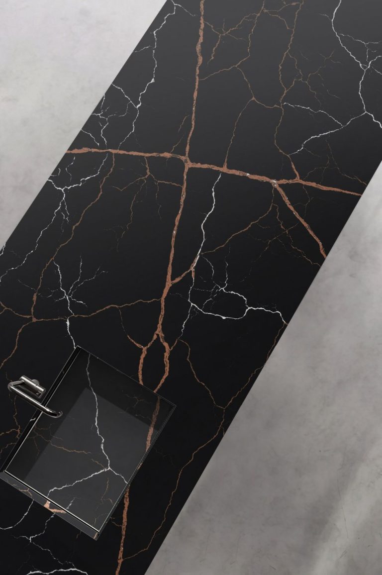 Noir St Laurent